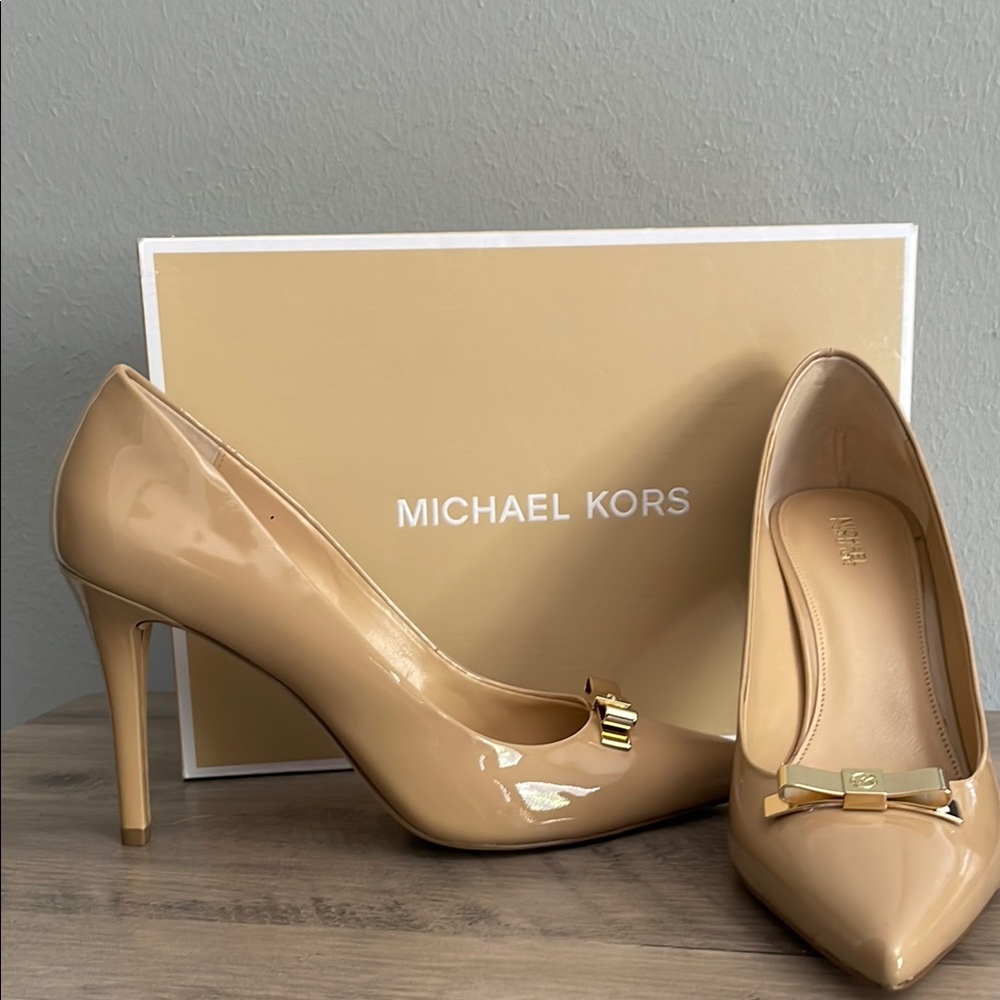 Michael Kors Tan Patent Heels with Gold Bow
